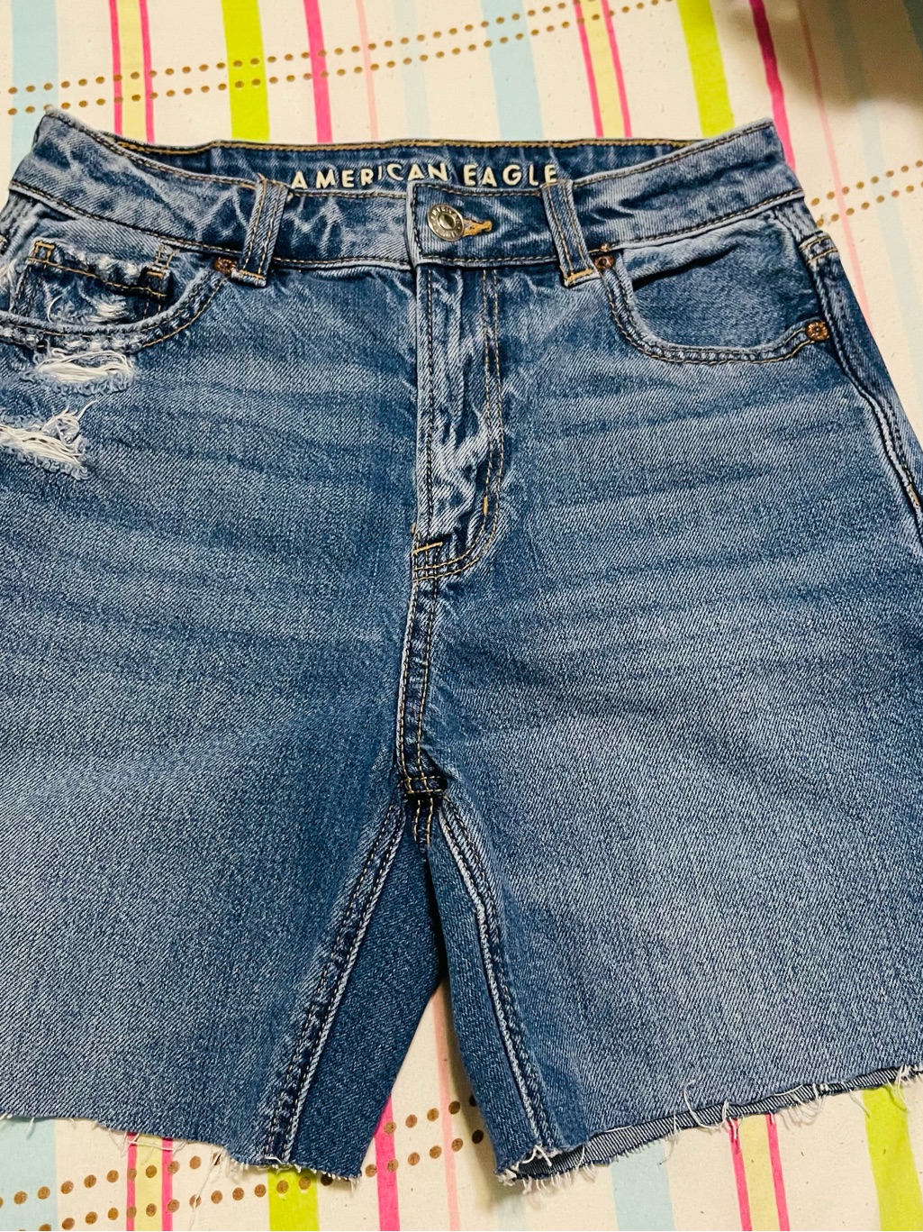 American Eagle Light Blue Denim Jeans With Contrast Stitching